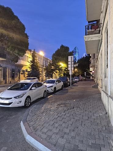 otağ: Şeherin Merkezinde Içeri Şeher Metrosuna 3 deqiqeliy mesafede Tezebey — 1