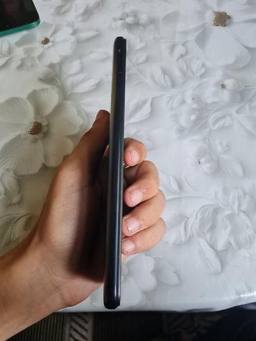 philips xenium 9@9s: Xiaomi Redmi 9A Telefon yaxşı vəzyətdədir heç bir prablemi yoxdu — 5