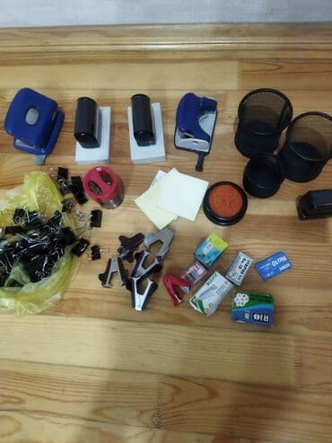 набор художника: Ofis ləvazimatları kağız desenler 2 AZN, qələm qapıları 1 AZN, sənəd — 3