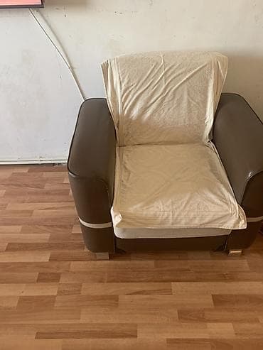 divan: Mebel dəsti – divan və 2kreslo - Dəst tərkibi: 1 ədəd üçnəfərlik — 3