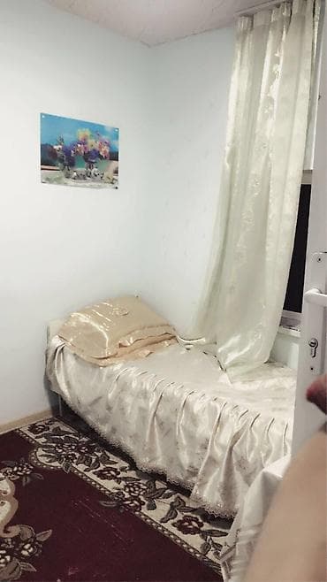 Kirayə verilir: kiçik, səliqəli otaq - Otaq: işıqlı, ağ divarlar