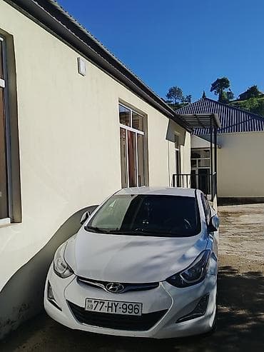 Hyundai Elantra: 1.8 l | 2025 il Sedan — 6