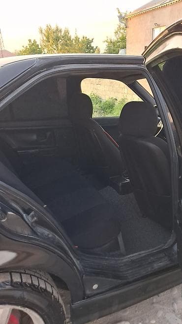 disk satisi: BMW 3 Seriyası E36 sedan, qara rəng. - Kuzov: 4 qapılı sedan, qara — 9