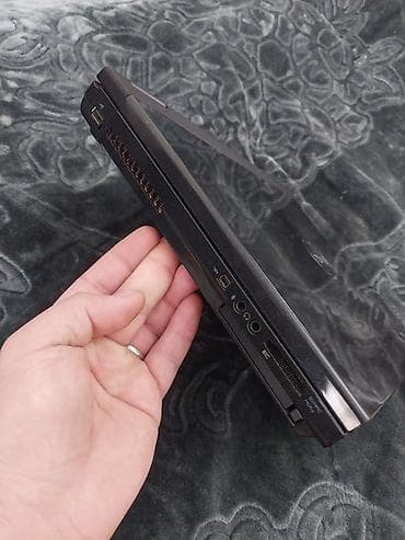 vlog kamera: Dell Vostro 1310 noutbuk Texniki göstəricilər: - Ekran: 13.3" mat LCD — 6