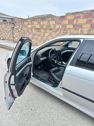 disk: BMW 5 series: 2.5 l | 1999 il Sedan — 5