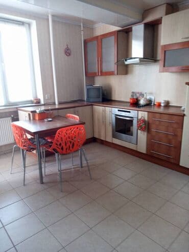 kirayə ev ayliq: Nərimanov metrosuna yaxin 11 mertebeli binanın 7-ci mərtəbəsində — 2