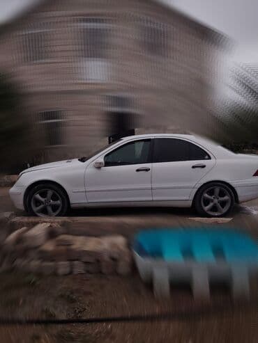 Hyundai: Mercedes-Benz C-Class: 2 l | 2000 il Sedan — 6