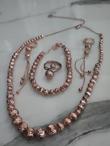 sirqalar qizil: Dəstə daxildir: Üzük, Sırğa, Sep, 925 Əyar — 1