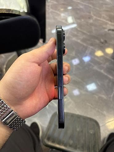 philips xenium 9@9q: IPhone 14 Pro, Qara, Face ID — 7