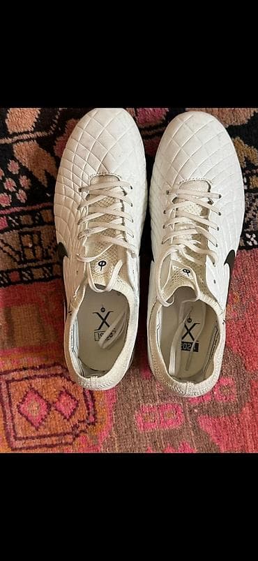 ayaqq: Salam. Yeni butsidir. 43 razmer. Sadəcə iki dəfə geyinilib, çox rahat — 1