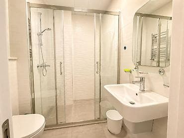 Mənzillər: İcarəyə verilir 2 otaqlı yeni tikili 53 m², 20 Yanvar m. Kateqoriya — 7