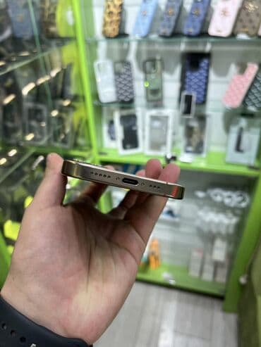 telfon ayfon: IPhone 16 Pro, 256 GB, Desert Titanium, Simsiz şarj, Face ID — 5