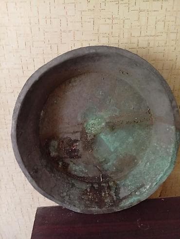 Mis qab – qədim üslubda, dərin dairəvi forma. - Material: tökmə mis - lalafo.az -da Mis qab – qədim üslubda, dərin dairəvi forma. - Material: tökmə mis -