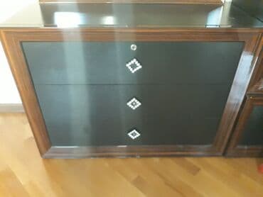 спальня из дерева: Б/у, С зеркалом — 3