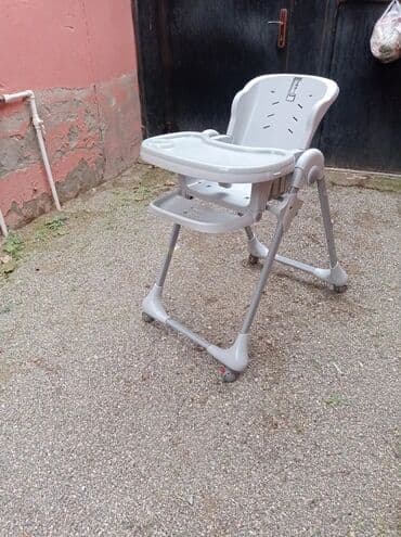 Uşaq yemək stulu – təkərlı, qatlanan, boz rəng - Rahat və geniş