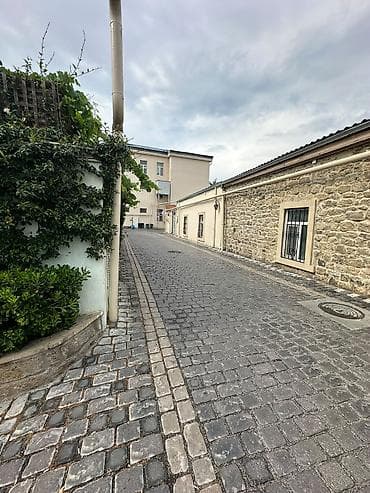 gencede ev: Balaxanı qəs. 6 otaqlı, 120 kv. m, Orta təmir — 1