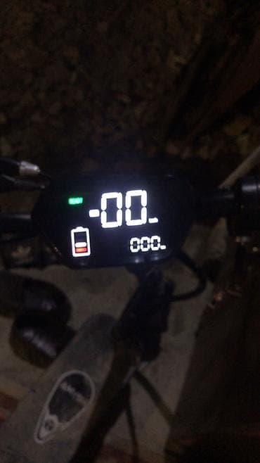 yürüş: Elektrik skuter - LED displeyli idarə paneli: sürət, batareya — 1