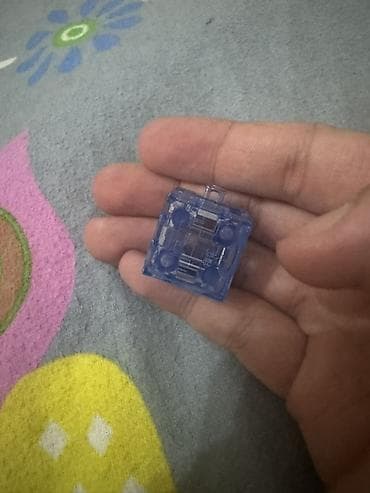Şəffaf mavi plastik mini labirint kub oyuncağı. Məhsul