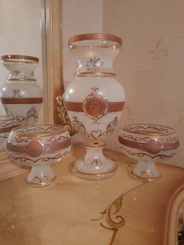 Guldan ve meyve qablari - Versaci firmasinindir - etiketi ustundedir -