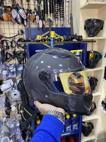 Tam üzlü motosiklet dəbilqəsi - Korpus: aerodinamik tam üzlü dizayn