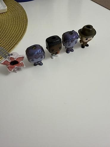 gips heykel: Kinder joy strangers .Yasamal .Elmler — 1