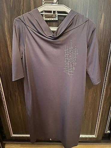 40 razmer Qadın paltarı – tünd boz/mor tonlarında, yarımqol, dizə