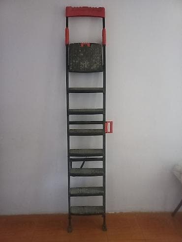 Mərtəbəli ev və ya ofis işləri üçün çoxfunksiyalı qatlanan nərdivan