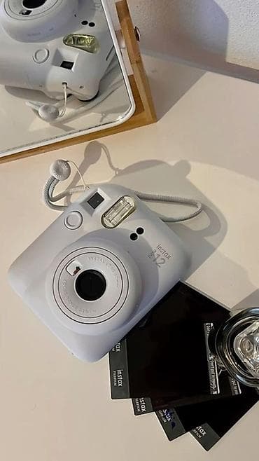 yeni modem: Fujifilm Instax mini 12 – ani fotoaparat - Rəng: ağ - Kompakt, yüngül — 1