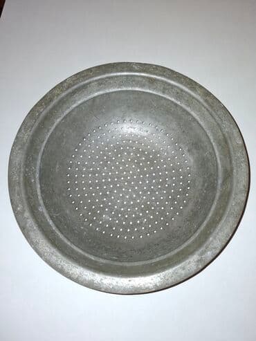 qab setkası: Mis qədimi aşsüzən qabı — 1