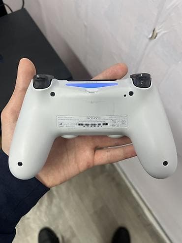 orjinal airdots: Ps 4 Pro proşifka 9.00 Oyunları var içində. 1 orginal pultu var — 5