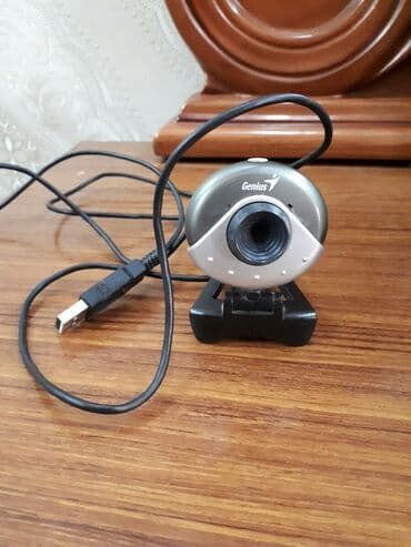 stolustu komputerlər: Web kamera. Usb girişlidir — 1