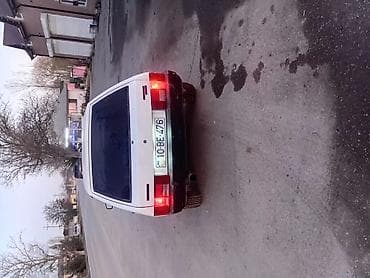 mercedes ayaqaltı: VAZ 2107 sedan – ağ rəngdə, klassik kuzov. Xüsusiyyətlər: - Kuzov: 4 — 7