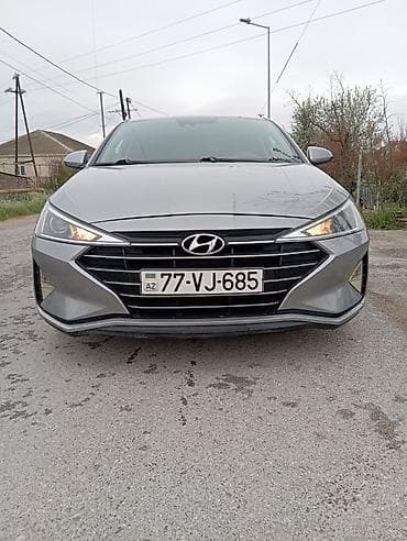 Hyundai Elantra: 2 l | 2020 il Sedan
