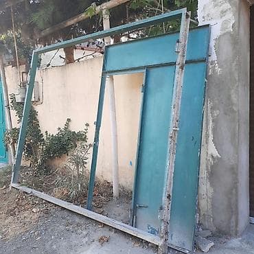 dam: Üstdən çıxma işlək vəziyyətdə darvaza, qalın matetial eni: 310 — 2