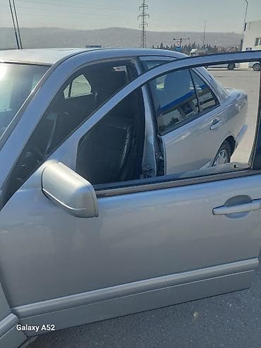 mercedes e320 yanacaq serfiyyati: Mercedes-Benz 240: 2.4 l | Sedan — 4