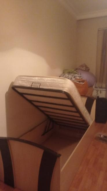 Təknəfərlik çarpayı, Bazalı, Matras ilə, Siyirməsiz