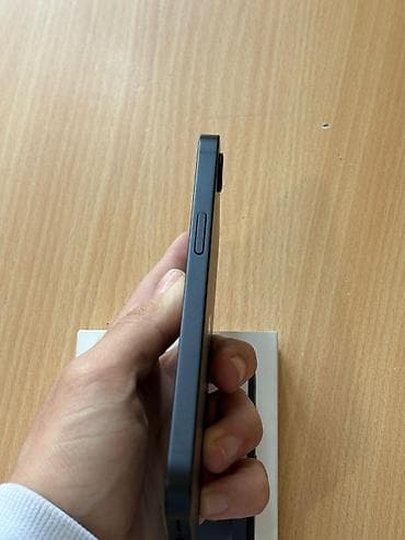 ipod classic 7: IPhone 16e, 128 GB, Qara, Zəmanət — 6