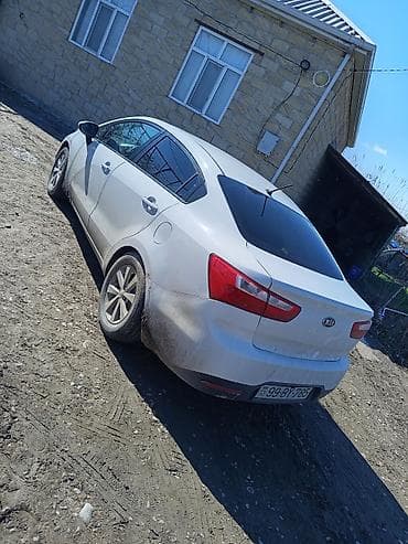 Avtomobil alışı: Kia Rio: 1.6 l | 2013 il Sedan — 3