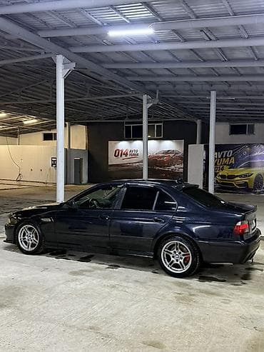 kia optima 2014: BMW 5 series: 2.8 l | 1998 il Sedan — 6