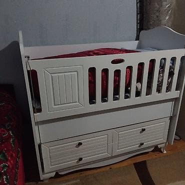 Oğlan və qız üçün, Dördbucaq, Beşik, Dəstsiz, Matrassız, Yellənmə mexanizmsiz