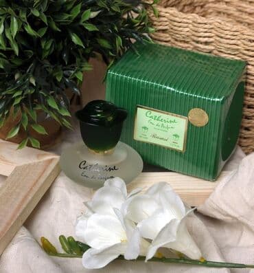 ərəb ətirləri: Məşhur ərəb brendi Rasasi-dən Catherine Parfum zərif çiçək — 1