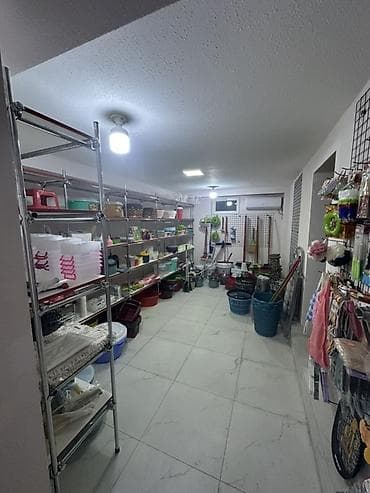Готовый бизнес: Hazir Biznes Dolu maqzin icinde mallari ile satilir 6 ayin maqzinidi — 4