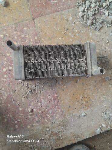 avtomobil ucun mini kondisioner: Traktor T130 peçi — 2