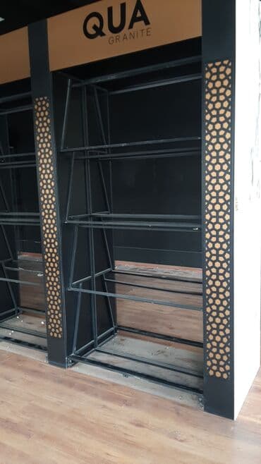 metlax satilir: Keramoqranit üçün 60x120, 60x90 ölçüdə vitrinlər.Maöaza bağlanır,ona — 2