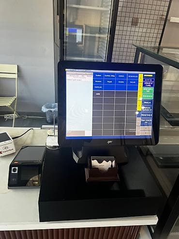 Кассовое оборудование: R keeper 2 terefli manitor touch sceeen . 700 manat Teptezedir. 2 ay — 1