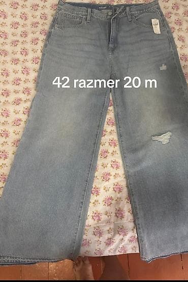 cinsler: Salam satisa cixan geyimlerin coxu yenidir etiketileei usrundedir — 1