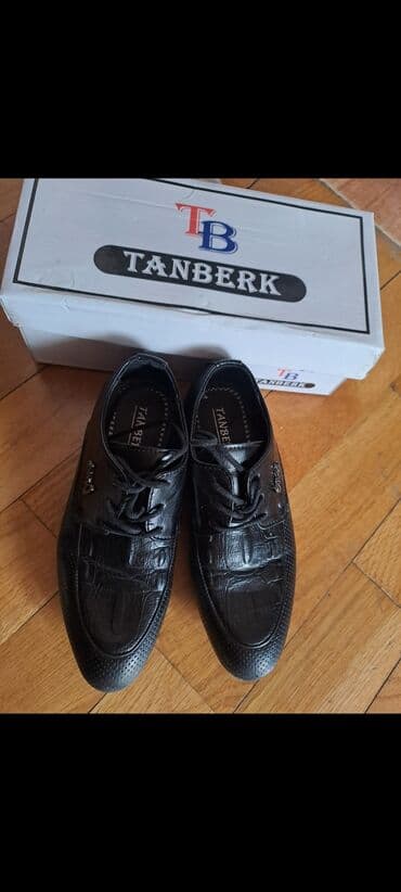 Uşaq ayaqqabıları: 2 dəfə restorana geyinilib,ensiz pəncəli ayağ üçün,temiz dəridir ve — 1