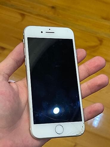 duymə tikən: IPhone 8, 64 GB, Ağ, Qırıq — 1
