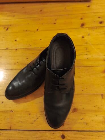 ayaqqabı кожание: Qara rəngdə olan dəri kişi ayaqqabıları. Dəbli dizaynı ilə həm rəsmi — 6
