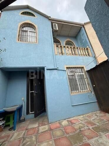 İki mərtəbəli həyət evi - Ümumi plan: 2 mərtəbə, balkonlu fasad